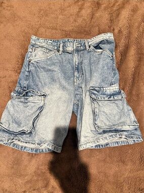zara mid wash Men's Denim Cargo Shorts